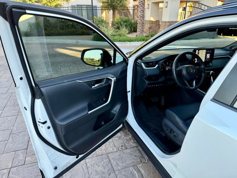 Used 2025 Toyota RAV4 XSE image 9