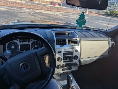 Used 2010 Mercury Mariner 2WD image 13