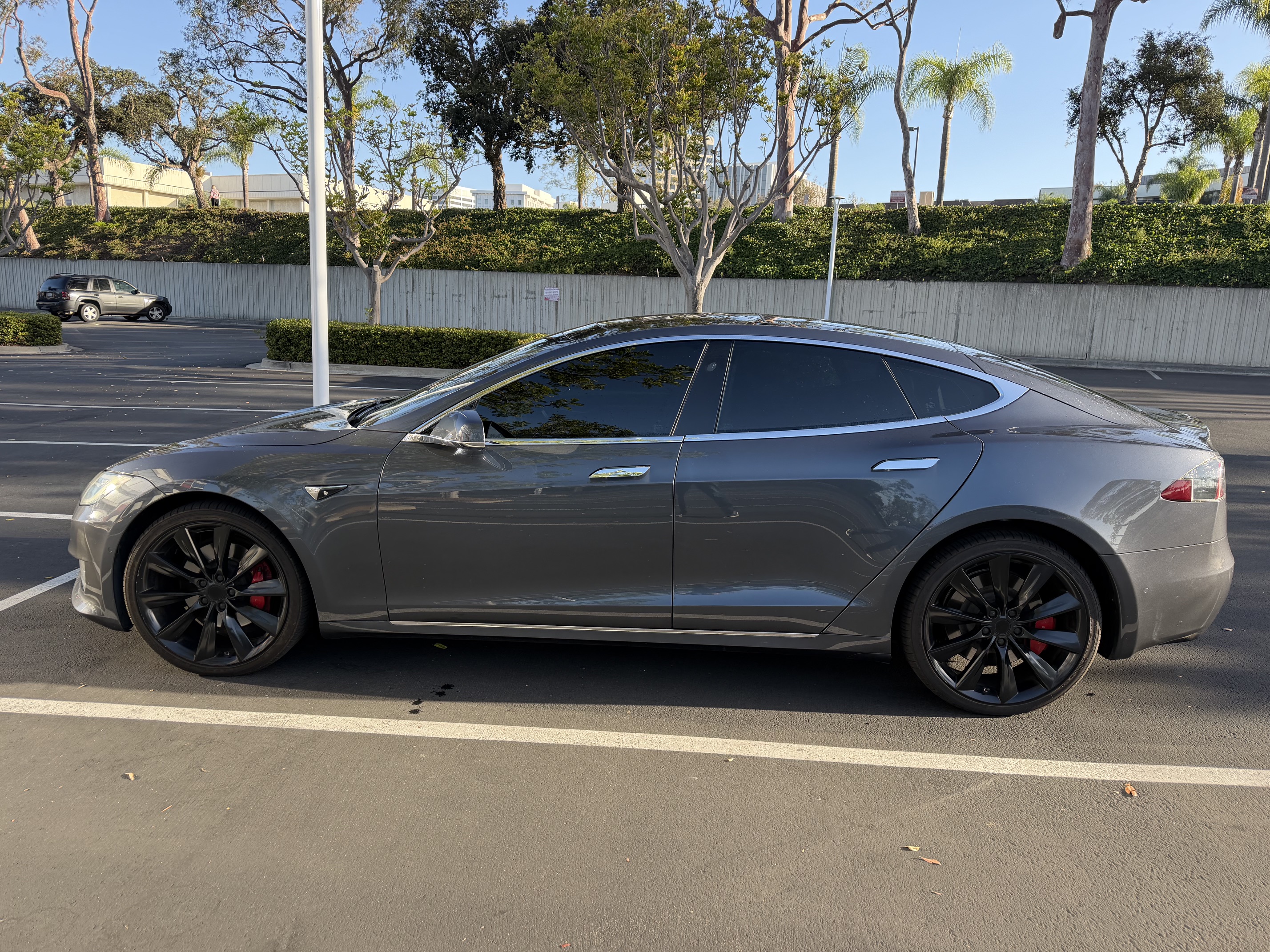 Used 2018 Tesla Model S 75D AWD/4WD image 2