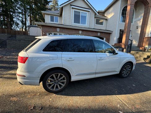 Used 2018 Audi Q7 3.0T Premium Plus image 2