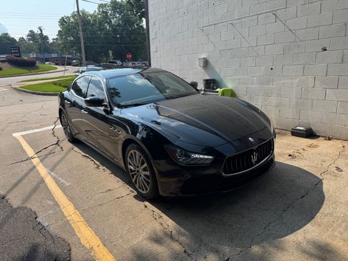 Used 2017 Maserati Ghibli S RWD image 2