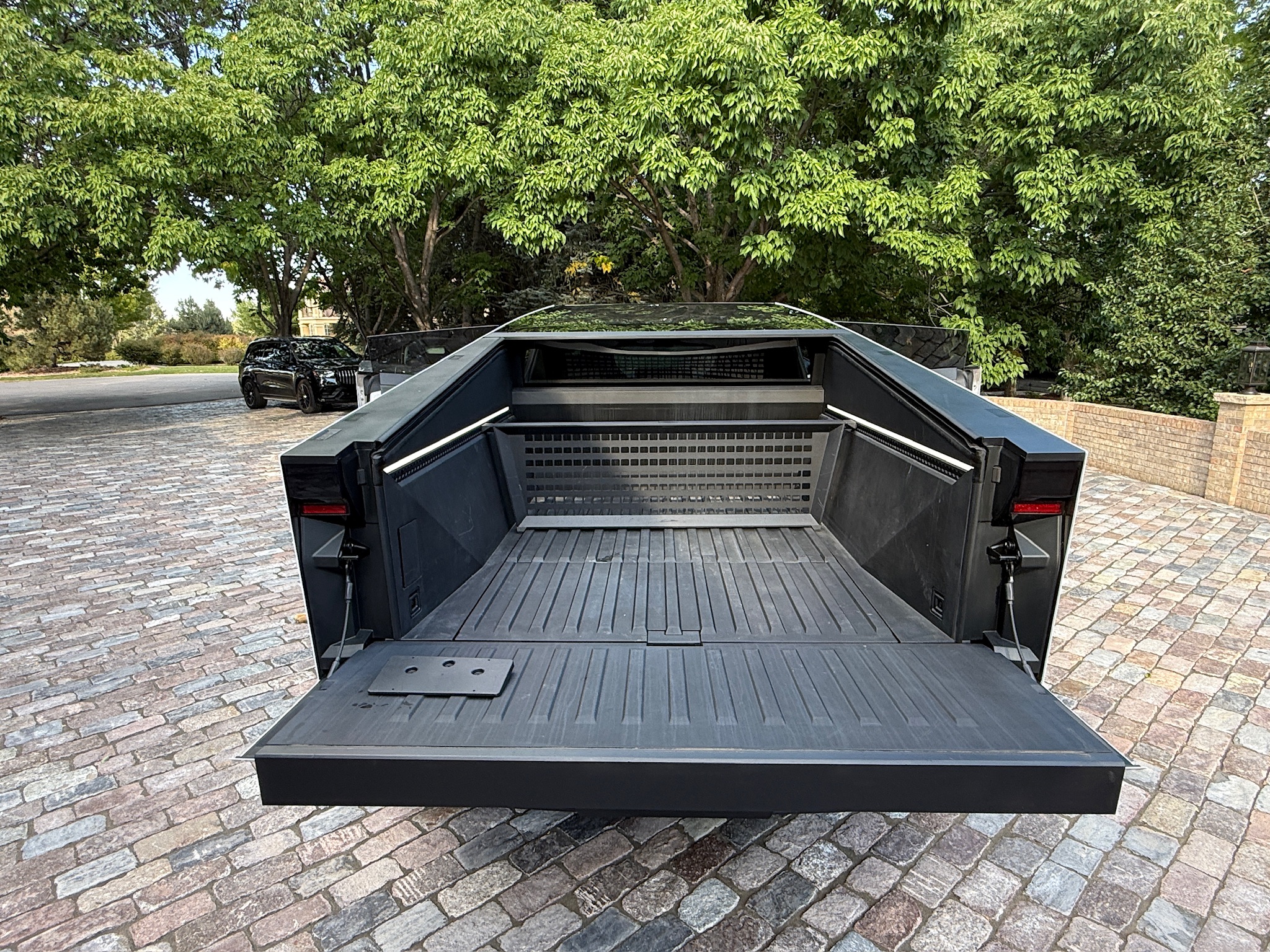 Used 2024 Tesla Cybertruck Cyberbeast AWD/4WD image 12