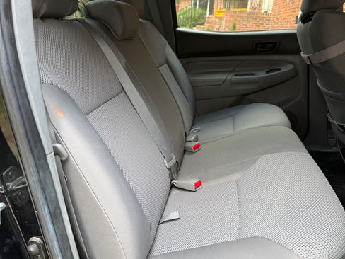 Used 2013 Toyota Tacoma 4x4 Double Cab w/ TRD Sport Pkg image 10