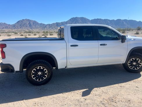 Used 2024 Chevrolet Silverado 1500 ZR2 w/ Technology Package image 6