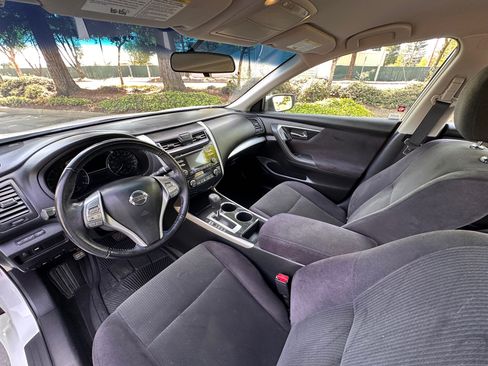 Used 2013 Nissan Altima 2.5 SV image 21