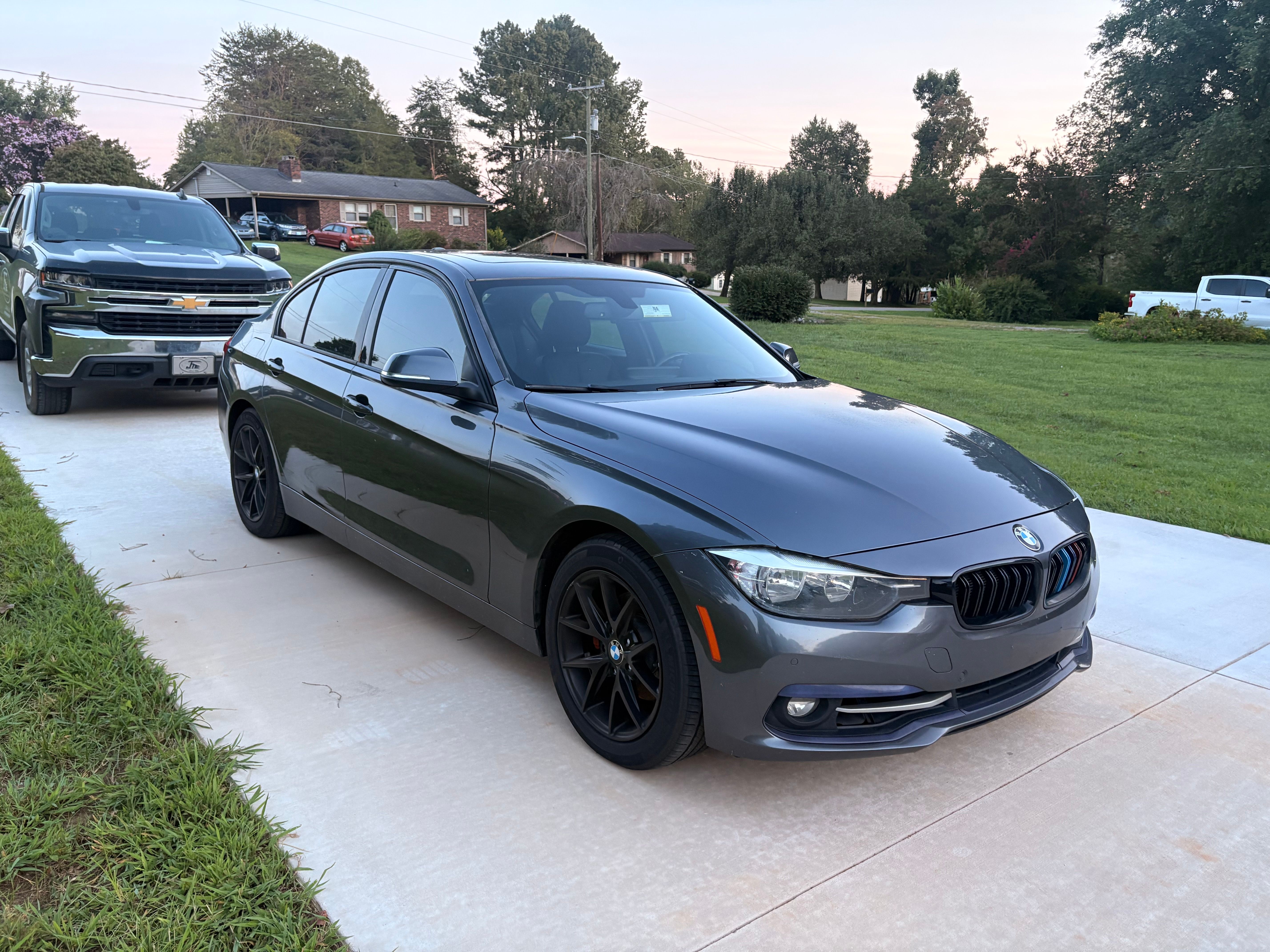 Used 2016 BMW 328i xDrive Sedan AWD/4WD image 4
