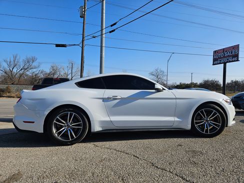 Used 2017 Ford Mustang Premium image 6