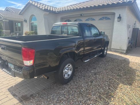 Used 2016 Toyota Tacoma 2WD Access Cab image 2