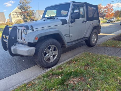 Used 2010 Jeep Wrangler Sport image 2