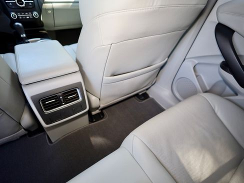 Used 2017 Acura RDX AWD w/ Advance Package image 19