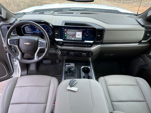 Used 2023 Chevrolet Silverado 1500 LTZ image 17