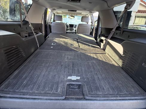 Used 2016 Chevrolet Suburban LT image 21