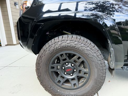 Used 2017 Toyota 4Runner TRD Off-Road Premium image 10