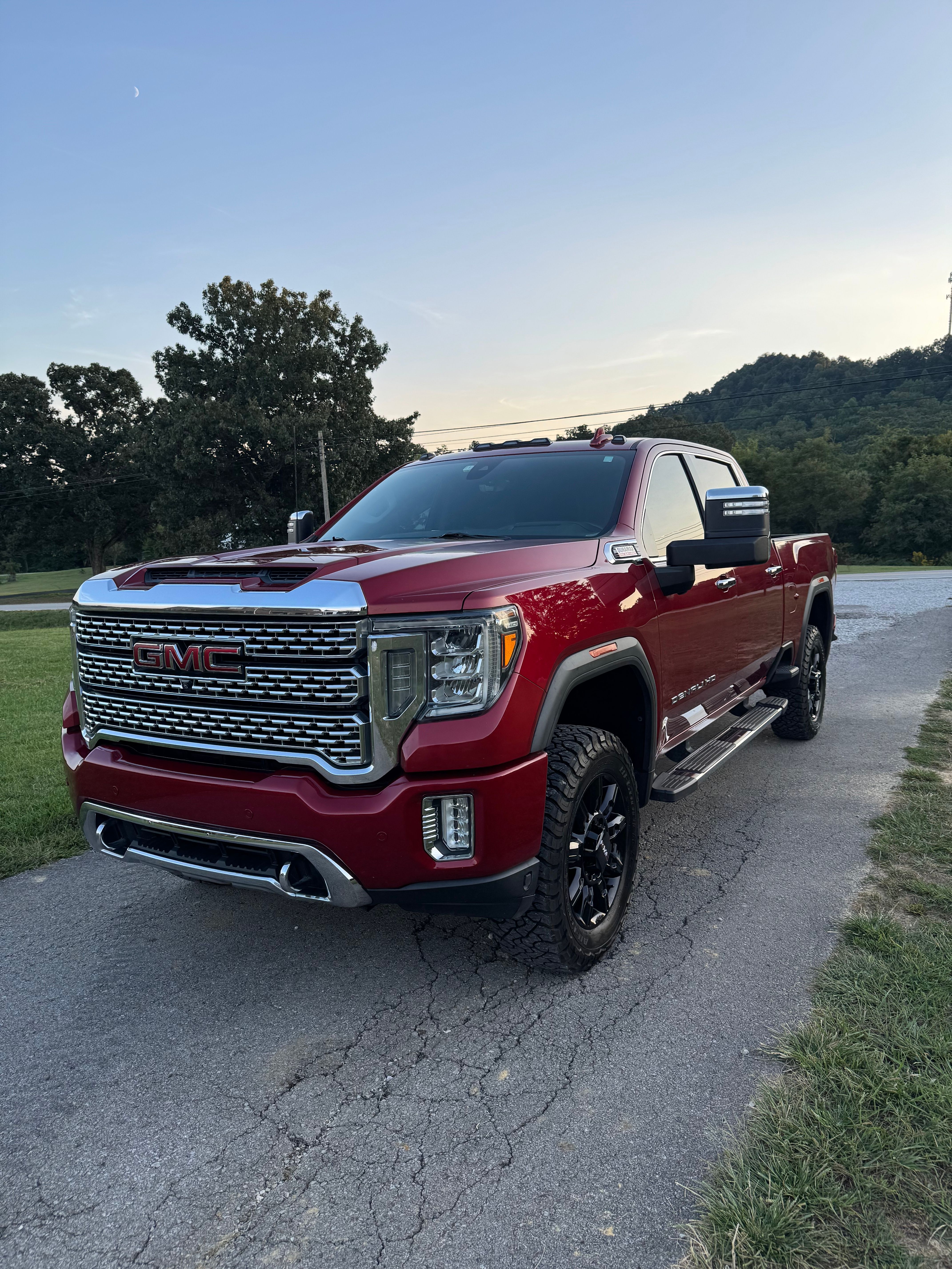 Used 2023 GMC Sierra 2500 Denali w/ Denali Ultimate Package AWD/4WD image 4