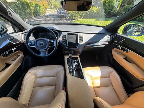 Used 2019 Volvo XC90 T6 Momentum w/ Advanced Package AWD/4WD image 11