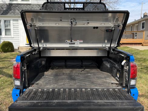 Used 2019 Toyota Tacoma TRD Pro AWD/4WD image 11