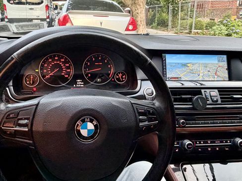 Used 2012 BMW 528i xDrive Sedan AWD/4WD image 12
