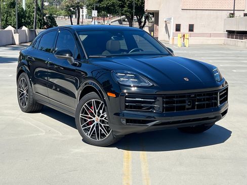 Used 2026 Porsche Cayenne S AWD/4WD image 16