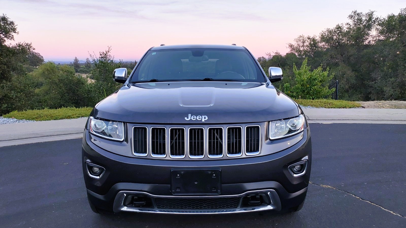 Used 2014 Jeep Grand Cherokee Limited AWD/4WD image 2
