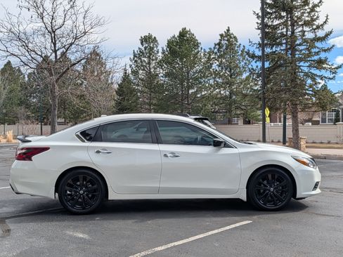 Used 2018 Nissan Altima 2.5 SR w/ SR Midnight Edition image 10