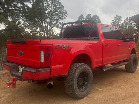 Used 2017 Ford F250 Lariat w/ Lariat Ultimate Package image 4