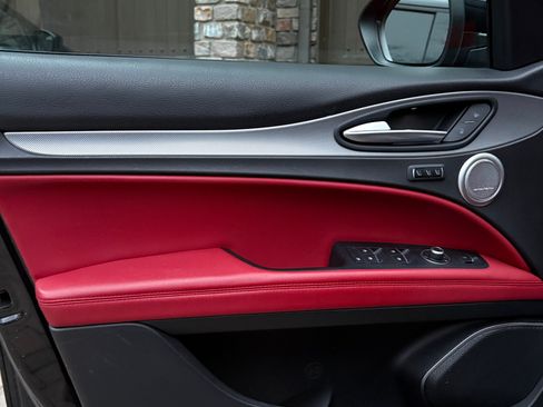 Used 2018 Alfa Romeo Stelvio Sport w/ Quick Order Package 22J Sport image 21