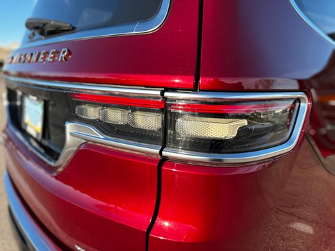 Used 2022 Jeep Grand Wagoneer Series III image 31