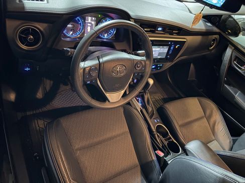 Used 2018 Toyota Corolla SE image 11