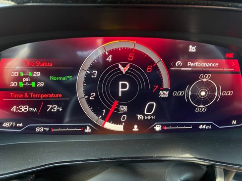 Used 2025 Chevrolet Corvette Stingray Premium Cpe w/ Z51 Performance Package RWD image 14