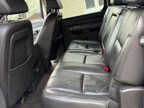 Used 2008 Chevrolet Silverado 1500 LT w/ Suspension Package, Off-Road image 13