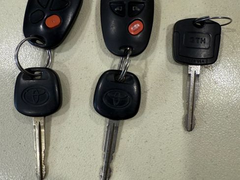 Used 2005 Toyota Sienna XLE image 31