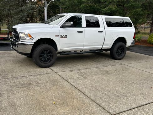 Used 2018 RAM 2500 Tradesman w/ Chrome Appearance Group image 14