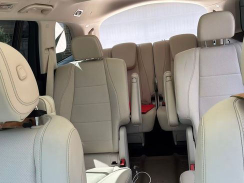 Used 2021 Mercedes-Benz GLS 450 4MATIC image 11