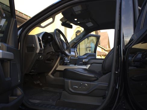 Used 2018 Ford F250 Lariat w/ Lariat Value Package image 18