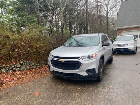 Used 2019 Chevrolet Traverse LS image 2