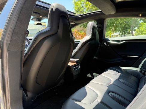 Used 2016 Tesla Model S 90D image 5