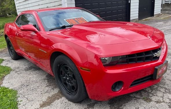 Used 2010 Chevrolet Camaro LS RWD image 1