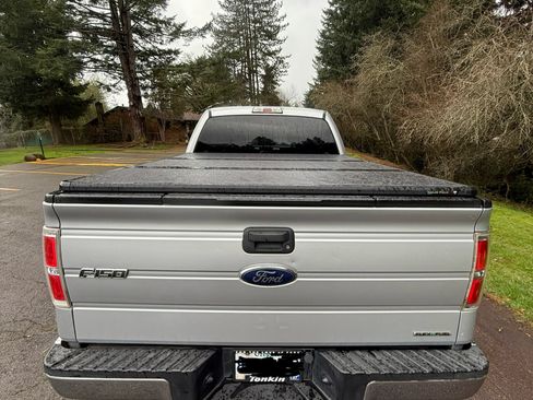 Used 2013 Ford F150 XLT w/ Trailer Tow Pkg image 4