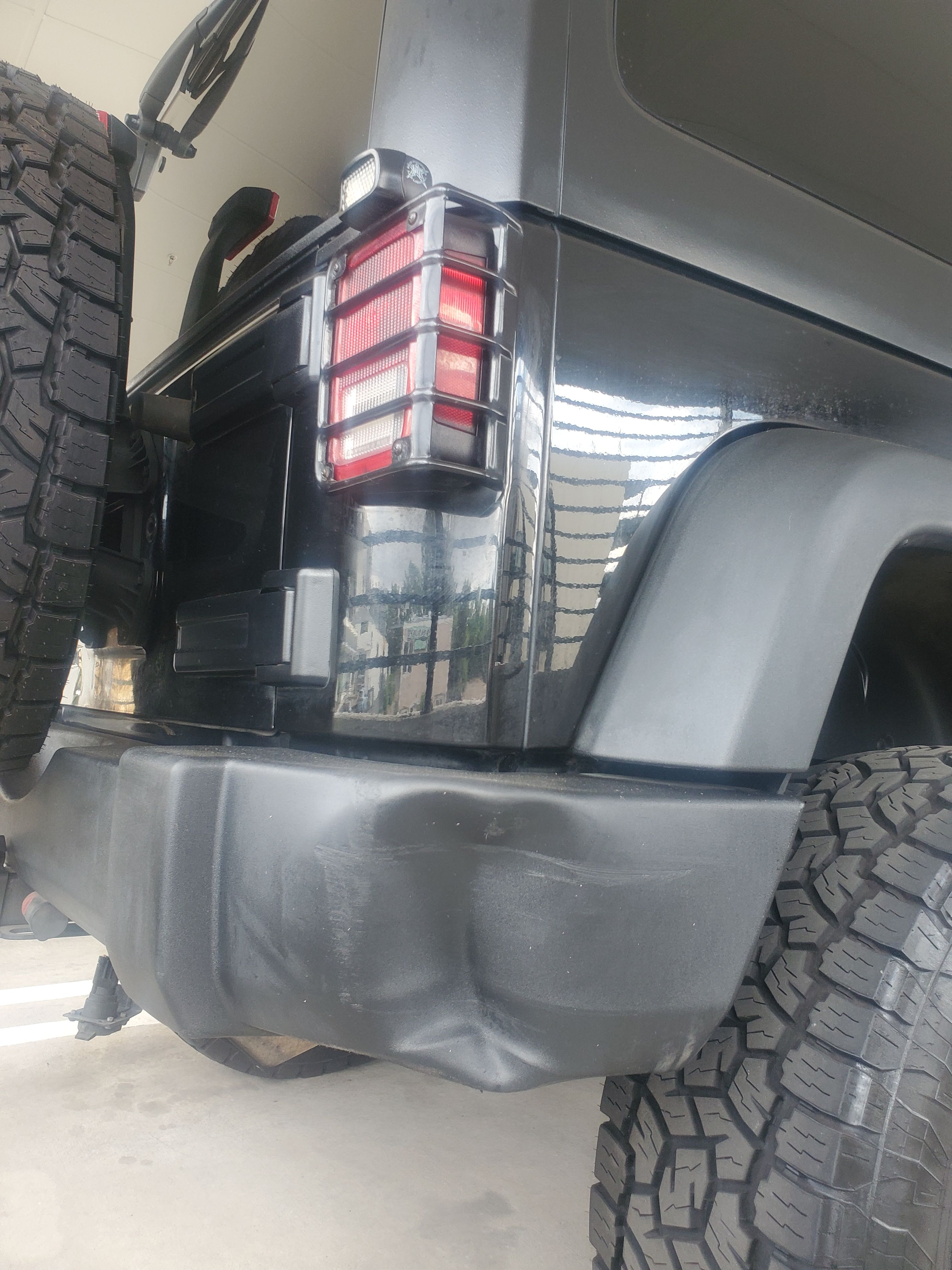 Used 2016 Jeep Wrangler Unlimited Sport w/ Connectivity Group AWD/4WD image 14