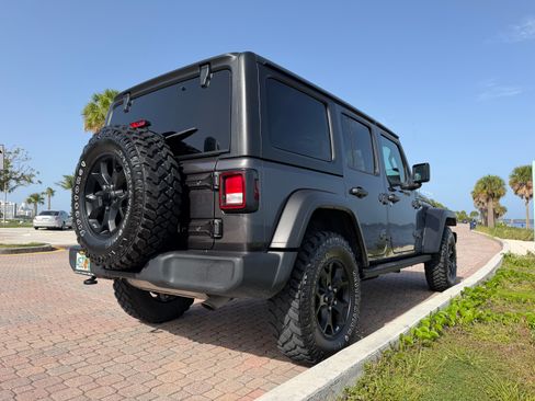Used 2021 Jeep Wrangler Unlimited Sport AWD/4WD image 5