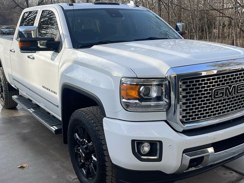 Used 2016 GMC Sierra 2500 Denali w/ Duramax Plus Package image 1