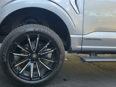 Used 2021 Ford F150 Limited image 8