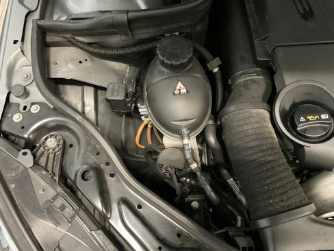 Used 2014 Mercedes-Benz E 550 4MATIC Sedan image 24