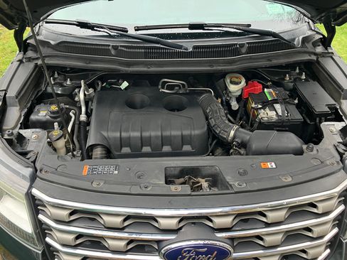 Used 2016 Ford Explorer XLT w/ Equipment Group 202A image 15