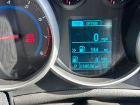 Used 2016 Chevrolet Cruze LT image 10