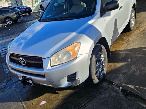 Used 2010 Toyota RAV4 4WD image 2