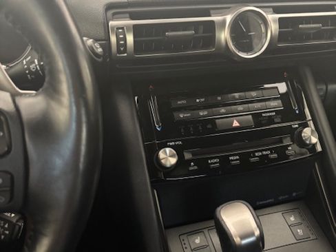 Used 2021 Lexus IS 300 w/ Comfort Package image 10