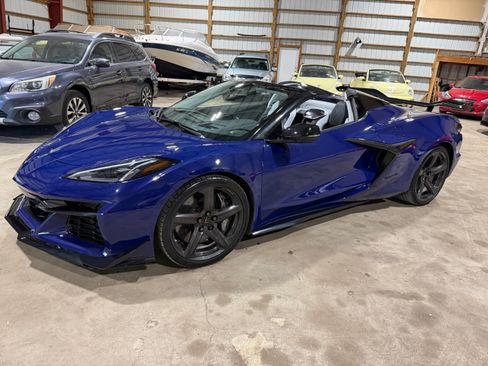 Used 2025 Chevrolet Corvette Z06 w/ Z07 Performance Package RWD image 2