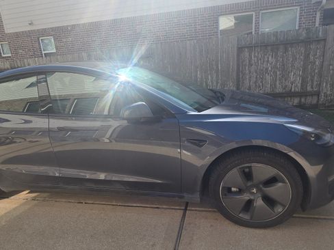 Used 2023 Tesla Model 3 Standard Range image 6