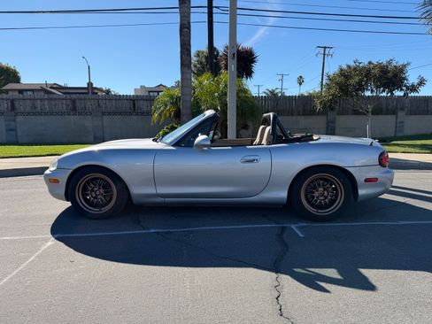 Used 1999 MAZDA MX-5 Miata image 13